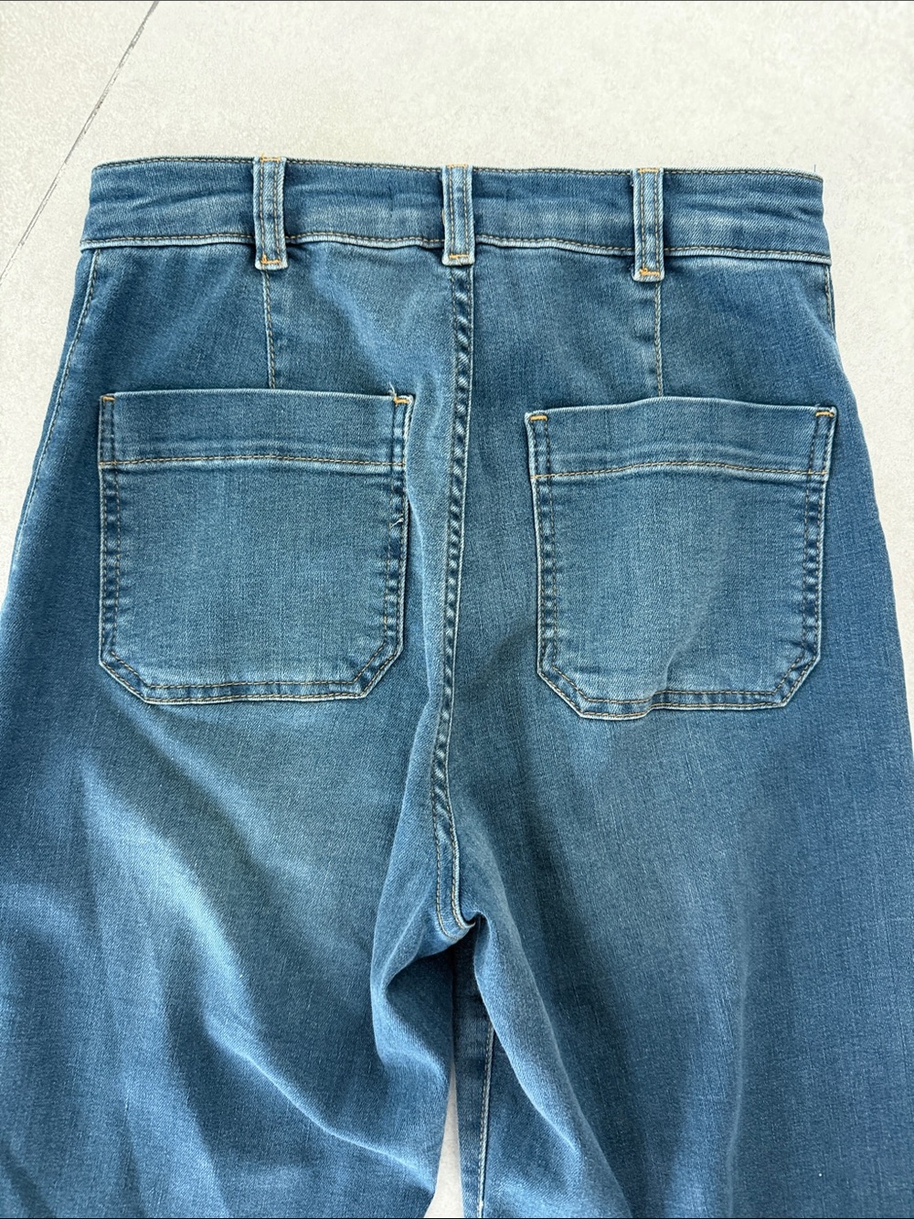 Reiss Sakura Patch-Pocket Flared Jeans in Mid Blue size 26R - Picture 7 of 7